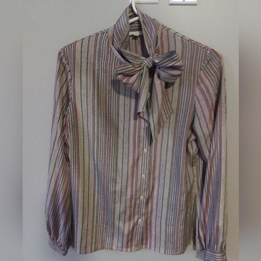 Aquascutum of London bow tie blouse. Sz 8 gray dusty rose muted pink